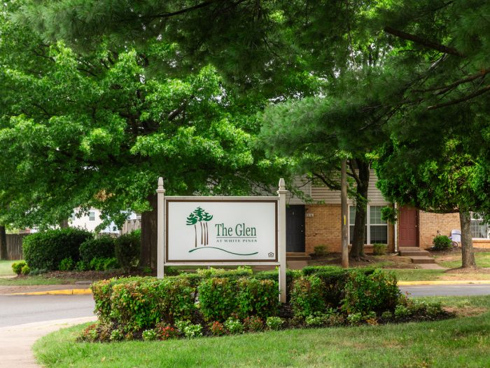 The Glen at White Pines Entrance Virginia